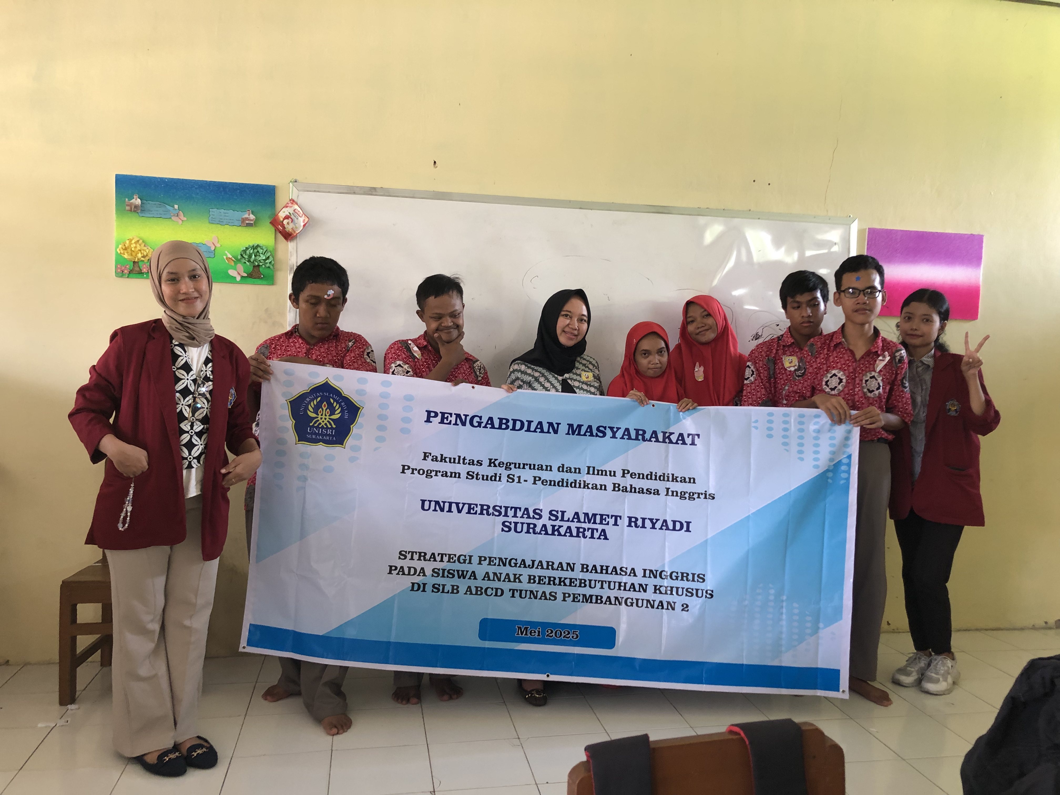 Kegiatan Pengabdian Masyarakat Dosen dan Mahasiswa di SLB Tunas Pembangunan